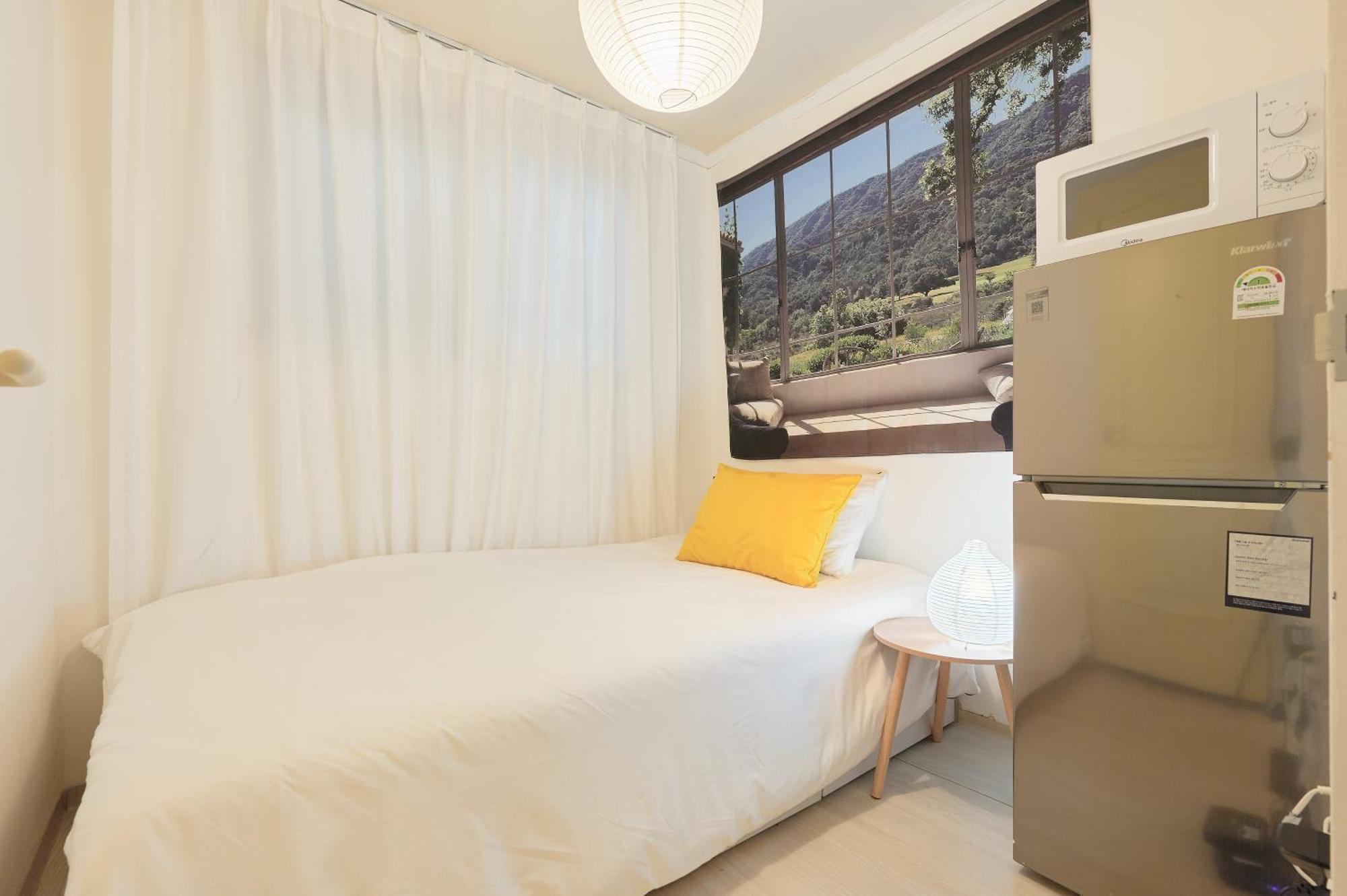 Mangwon Apartment *
